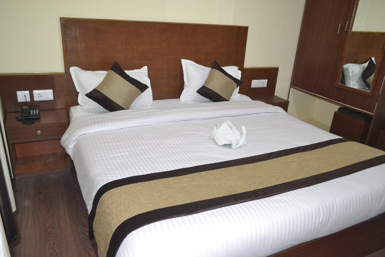 Hotel Madhawi 甘托克 外观 照片
